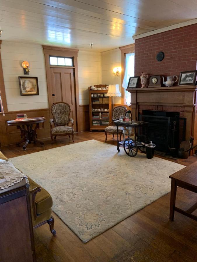Wolf Creek Inn & Tavern Экстерьер фото