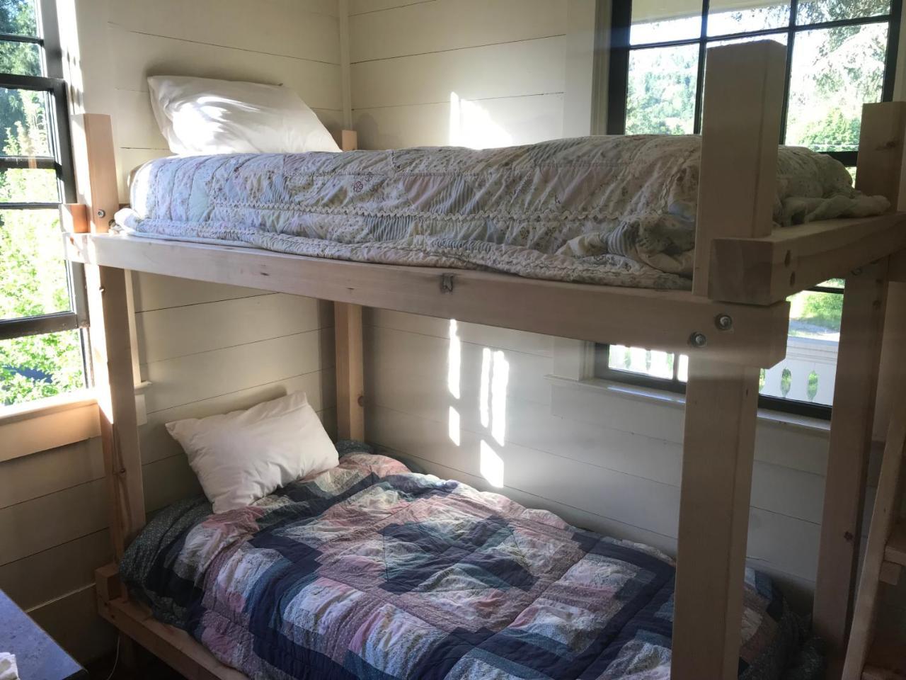 Wolf Creek Inn & Tavern Экстерьер фото