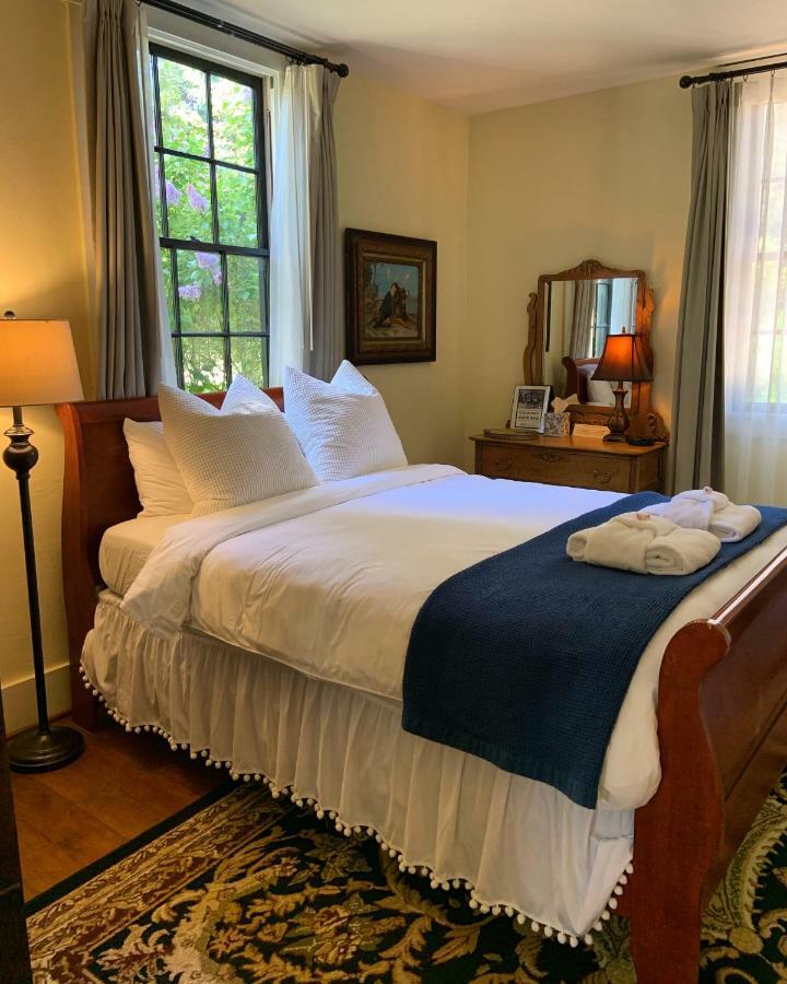 Wolf Creek Inn & Tavern Экстерьер фото