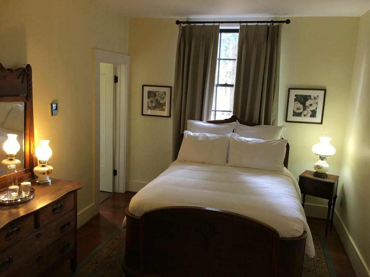Wolf Creek Inn & Tavern Экстерьер фото