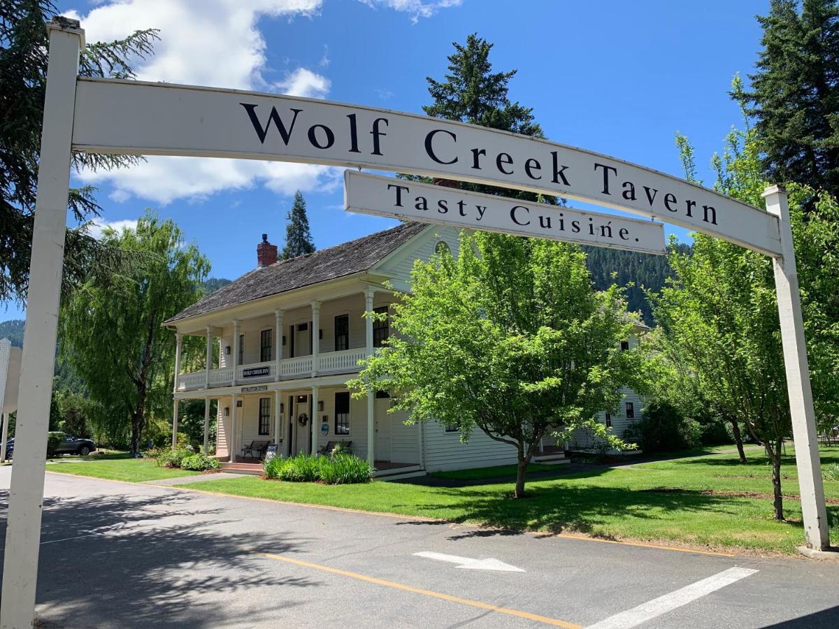 Wolf Creek Inn & Tavern Экстерьер фото