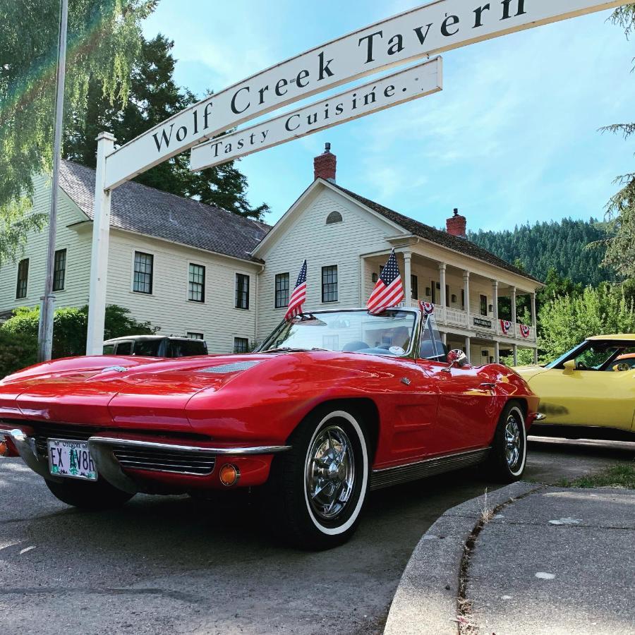 Wolf Creek Inn & Tavern Экстерьер фото