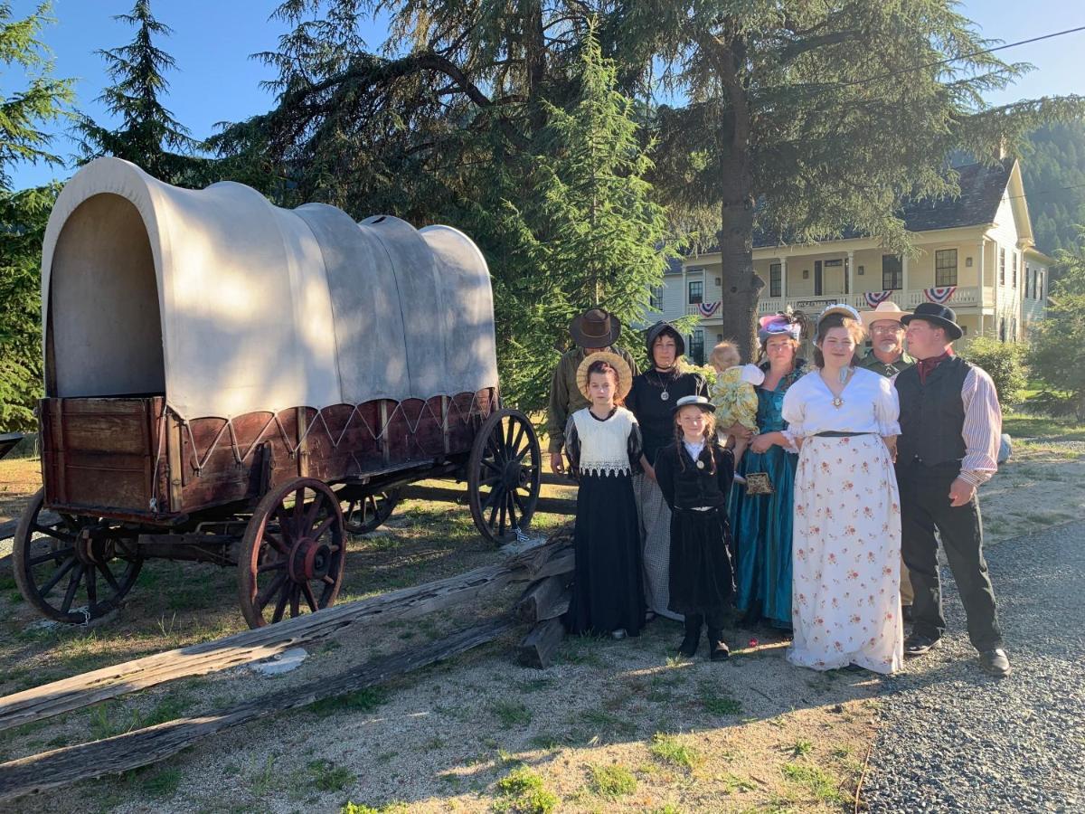 Wolf Creek Inn & Tavern Экстерьер фото