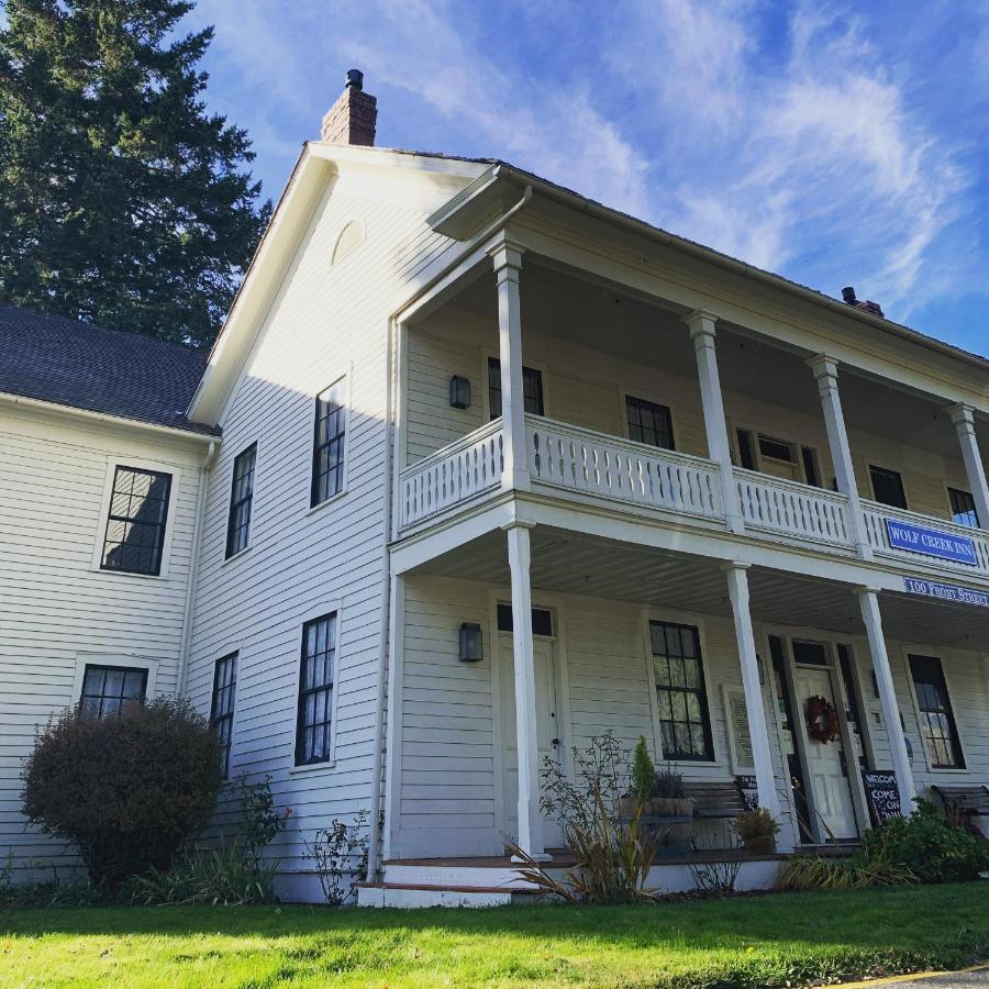 Wolf Creek Inn & Tavern Экстерьер фото